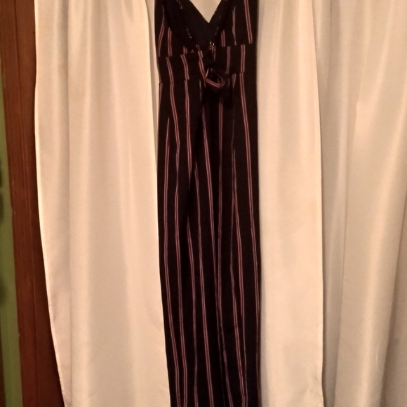 A pant spaghetti strap jumpsuit - Picture 4 of 5